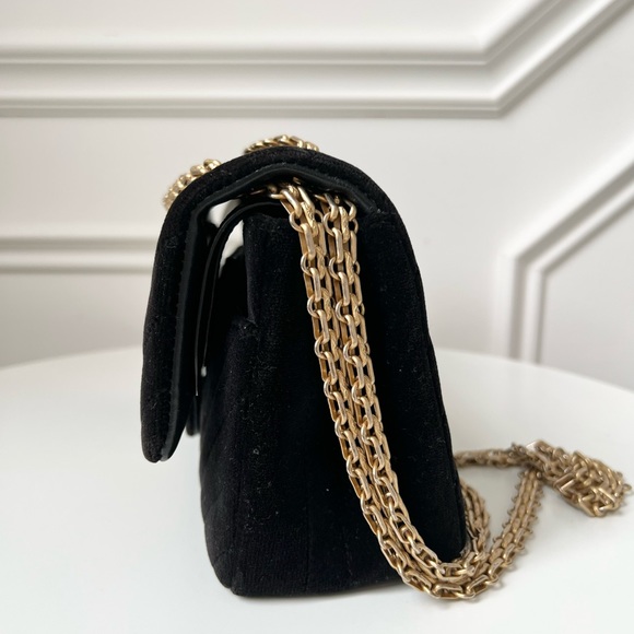 CHANEL REISSUE VELVET DOUBLE FLAP - Picture 2 of 10